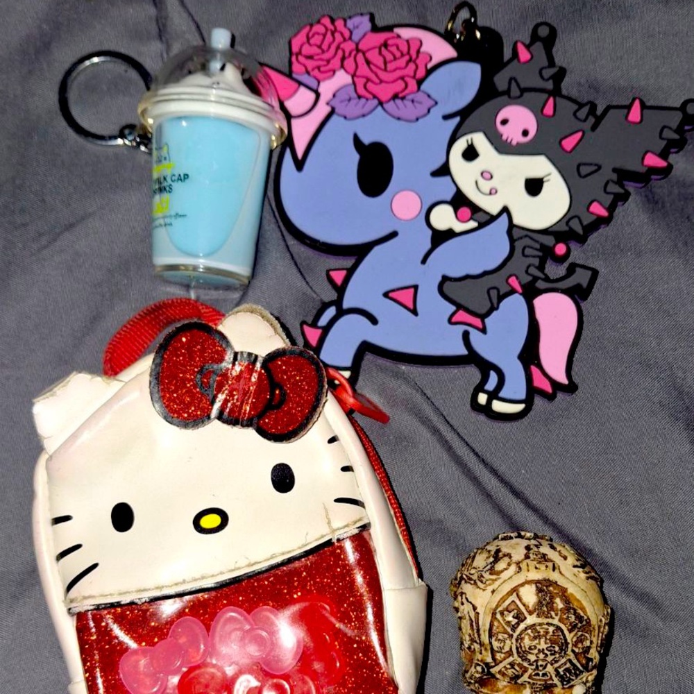 Keychain Lot - Picture 1 of 2